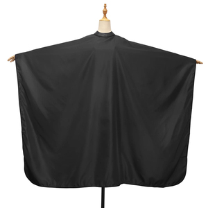 Capa de Peluquería Profesional sin Mangas de Morgans Industries, Ecológica, Cómoda, Desechable, Impermeable, de Poliéster Duradero - Product Image 3
