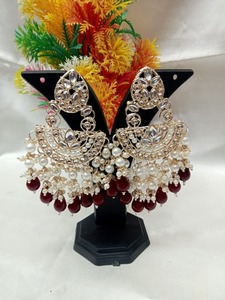 Conjunto de Collar Choker Étnico Chapado en Oro con Piedras de Esmalte y Detalles de Perlas, Pendientes y Tikka a Juego para Mujer - Product Image 4