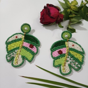 ต่างหูลูกปัดแฮนด์เมดสำหรับวันคริสต์มาสมีสีของเทศกาลเครื่องประดับแบบห้อยสำหรับผู้หญิงของขวัญฤดูหนาวเครื่องประดับสไตล์ชนเผ่า - Product Image 2