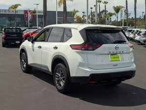 Nissan Rogue S FWD 2024 certifié, propre et peu utilisé, conduite à gauche, boîte automatique, intérieur cuir foncé, turbo, électrique, ACC - Product Image 5