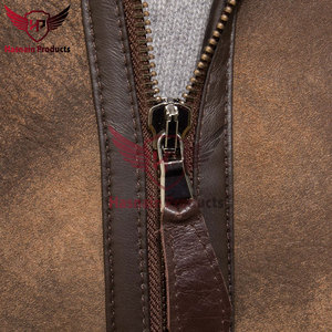 Découvrez l'élégance intemporelle avec notre veste en fourrure de mouton marron pour hommes-Des vêtements d'extérieur luxueux pour un style et un confort exceptionnels - Product Image 4