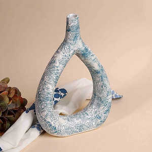 แจกันเซรามิคทรงสามเหลี่ยมสีเขียวอมฟ้าลายเท็กซ์เจอร์ทันสมัย ของตกแต่งบ้านสไตล์อาร์ตเดโค สำหรับใช้ภายในอาคาร - Product Image 3