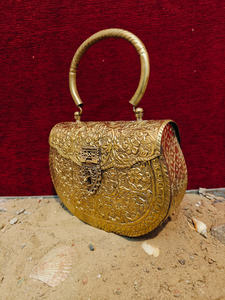 Bolso de Mano de Noche de Metal Dorado con Grabado Floral Vintage, con Asa Rígida, Bolso de Lujo para Mujer, para Bodas y Fiestas, Exportación Premium - Product Image 3