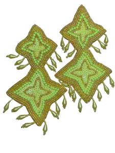 Boucles d'oreilles artisanales en coton brodé, style bohème, motif floral artistique, légères, pour fête de remise de diplôme - Product Image 3