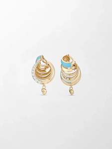 Pendientes de Corazón en Esmalte Azul Celeste con Diamantes Cultivados en Laboratorio, 2.20 Ct, Color GH, Claridad VS, 50 Piedras, Oro Amarillo de 14K con Acento de Esmeralda - Product Image 2