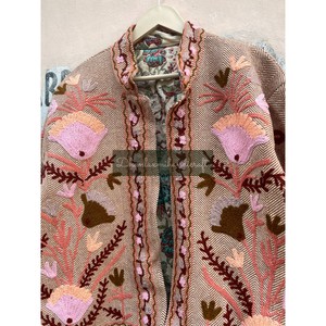Veste courte d'hiver unisexe manteau textile indien avec tissu Khadi en coton tissé à la main manteau de fête brodé à la main pour les femmes - Product Image 4