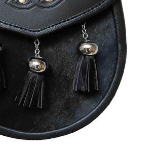 Semi vestido escocés profesional Kilt en diferentes colores con bolsa Semi Sporran de cuero con borlas de León rampantes - Product Image 4