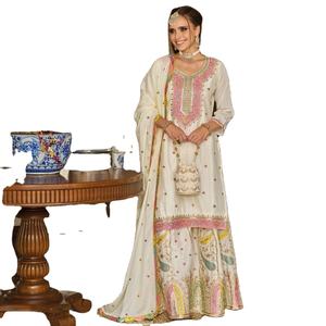 El último bordado pesado de Chinnon y secuencia y trabajo delantero y trasero Kurti con pantalón con trabajo bordado Dupatta - Product Image 1