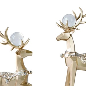 Figurine élégante de renne au fini or, ornement d'hiver élégant idéal pour le bureau de table de salon ou parfait pour offrir - Product Image 4