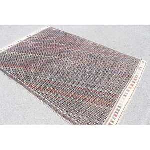 Tapis turc vintage, tapis Kilim 5,4x7,7 pieds, tapis à motifs floraux rouge et vert - Product Image 4