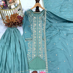 Chinon Silk Top & Sharara Set Haut de broderie à séquence lourde avec Sharara Vêtements de mariage lourds avec bordure en dentelle à quatre côtés Dupatta - Product Image 1