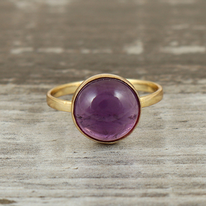 แหวนพลอยแอมะทิสต์ทรงกลมแบบคาโบชอง งานพรีเมียม เครื่องประดับคริสตัลบำบัด สำหรับสวมใส่ทุกวัน แหวนพลอยแอมะทิสต์ทรงกลม ดีไซน์คาโบชองเคลือบทอง - Product Image 2