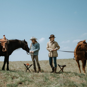 เก้าอี้ตั้งแคมป์พับได้หนังแบบพกพาเป็นมิตรต่อสิ่งแวดล้อมเก้าอี้ขาตั้งกล้องทำจากไม้คุณภาพสูงสำหรับตกปลากลางแจ้ง - Product Image 4