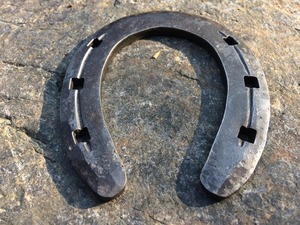Zapatos de caballo hechos a mano, herrero forjado, regalo de la historia de acero de hierro, decoración Celts Luck Tradition - Product Image 4