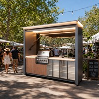 Kiosque de cuisine mobile modulaire d'extérieur sur roues en acier inoxydable avec évier, cuisinière et stockage réfrigéré