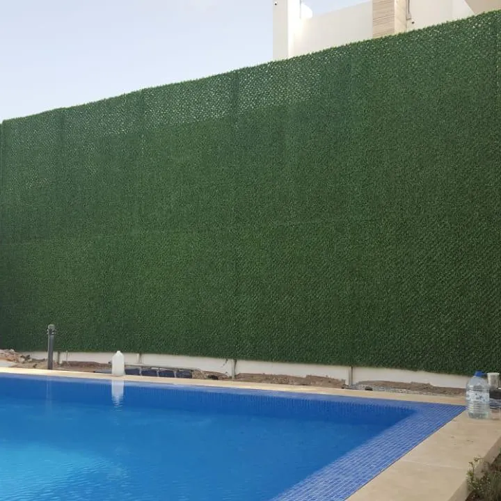 Made in turchia recinzione in erba che viene utilizzata per coprire ovunque il colore verde e ottenere la privacy facilmente pannelli di siepe artificiali all'aperto