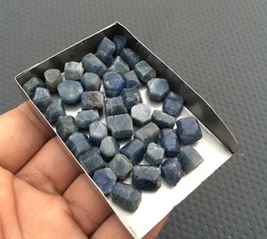 Ensemble de 10 pièces de saphir bleu naturel pierres précieuses brutes en vrac 8-10 MM de qualité saphir brut non traité beau saphir bleu non traité - Product Image 2