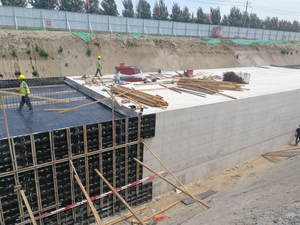 Panneaux de coffrage pour murs de soutènement pour la construction en béton structurel - Product Image 6