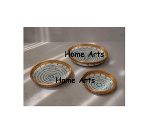 Plateau de chocolat de forme ronde fait à la main en rotin et vadrouille plateau de service alimentaire par Home Arts - Product Image 2