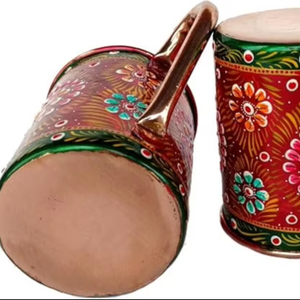 Tasse à eau en métal avec émail imprimé pour la maison et l'hôtel à moindre coût tasse ronde en cuivre de conception de fleur pour le prix de gros - Product Image 1