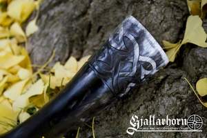 Cuerno vikingo festivo para beber hecho a mano para hidromiel y cerveza perfecto para fiestas navideñas y alegrías navideñas - Product Image 5