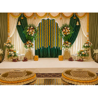 Ensemble exclusif pour la cérémonie de Vatna, thème Haldi : Baignoire Urli dorée en fibre de verre avec tabouret, accessoires vibrants pour la cérémonie Haldi pour mariage indien