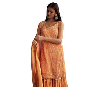 Traje Sharara de Seda Georgette Naranja de Diseño, Corte Ajustado, con Kurta y Dupatta Bordados para Mujer, Ropa Moderna para Bodas, Fiestas y Eventos Festivos - Product Image 1