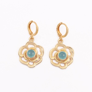 Pendientes de aro hechos a mano con piedras preciosas de ónix verde, forma redonda chapada en oro, estilo de flor texturizada, joyería de gota de moda - Product Image 6