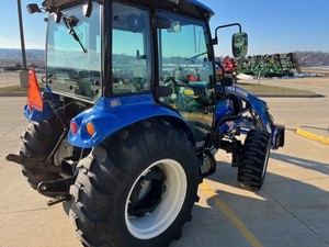 Tractor utilitario compacto New Hollandd Boomer 55 T4B - Product Image 3