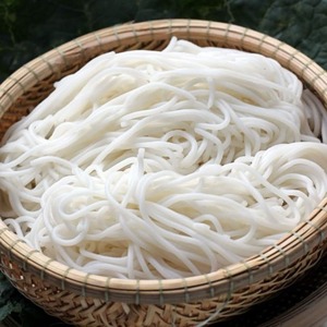 วุ้นเส้นจากเวียดนามเป็นก๋วยเตี๋ยวแบบดั้งเดิมที่ปราศจากกลูเตนที่ทำจากข้าวที่ผ่านการคัดสรรมาอย่างดี - Product Image 2