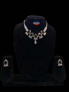 Montana Luxury Oval American Diamond Classic Collier et boucles d'oreilles pour femme - Product Image 4