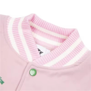 Veste universitaire pour homme avec broderie en chenille et conception de superposition douce adaptée à la mode quotidienne d'automne et d'hiver - Product Image 4