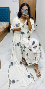 Ensemble Kurta ethnique d'été pour femmes Tissu confortable avec motif brodé de lotus pour les fêtes kurta - Product Image 4