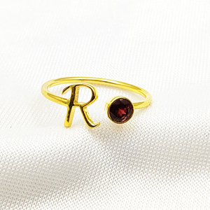 Alphabet R Initiales avec pierre grenat Argent sterling 925 Lettres de nom en métal Or Vermeil Bague délicate Bijoux pour femmes Bagues en vrac - Product Image 1