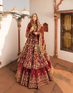 LATEST--BRIDAL LOURD ZARI BRODERIE SUR PEPLUM & LEHENGA ROBE Agrémentée DE PERLES DE VERRE CRISTAL, PIERRE, DABKA travail @ 2023 - Product Image 1