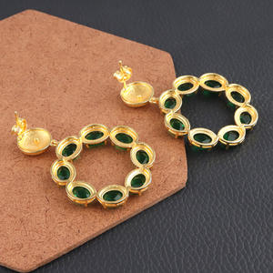 Juego de pendientes de cuarzo verde facetados con diseño geométrico, pendientes de piedras múltiples chapados en oro de 24k, joyería de boda - Product Image 6