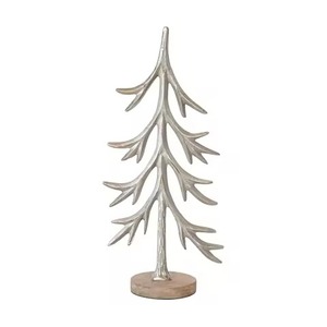 Árbol de Navidad Artesanal de Aluminio Plateado con Base de Madera para Decoración del Hogar, Sala de Estar o Mesa - Product Image 1