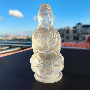 Sculpture de Kwan Yin en quartz clair : Une fusion divine de sagesse et d'illumination spirituelle Reiki/Chakra/Guérison/Énergie Cristal - Product Image 1