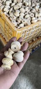 Boutons de traction de porte d'armoire en bois lisse vis nouveaux boutons de tiroir en bois, boutons de commode d'armoire en bois non finis fabriqués au Viet Nam - Product Image 3