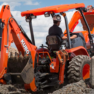 El acoplador rápido de 2 palancas de Kubota le permite acoplar y separar rápida y fácilmente los implementos frontales con el hidráulico opcional - Product Image 4