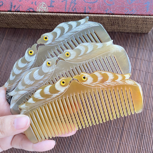 Peine de cuerno hecho a mano vietnamita para peinar el cabello y arreglar la barba Acabado pulido natural - Product Image 3