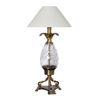 Lampe de table décorative en métal de chevet élégante traditionnelle avec protection des yeux pour la décoration de la maison au prix de gros
