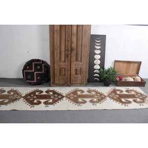 Alfombra Turca de 2.7x11.5 pies, Alfombra Vintage, Alfombra Floral Marrón y Blanca - Product Image 2