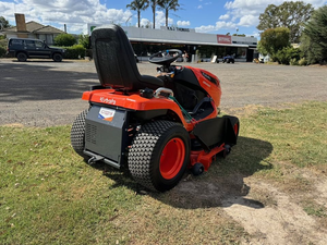 เครื่องตัดหญ้าพลาสติก Kubota GR2120 ขับเคลื่อน 4 ล้อ รถแทรกเตอร์ขนาดเล็กสำหรับสวน เครื่องตัดหญ้าแบบนั่งขับสำหรับอุตสาหกรรม ผลิตในแคลิฟอร์เนีย สำหรับตัดหญ้า - Product Image 3