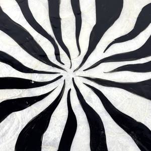 Bandeja de servicio con incrustaciones de MDF redonda hecha a mano con patrón de cebra en espiral en blanco y negro con asas de bandeja para uso decorativo de Hotel - Product Image 3