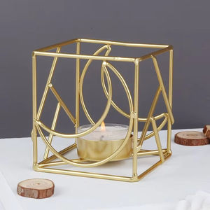 Petits bougeoirs chauffe-plat dorés idéaux pour la décoration de table Accents d'intérieur de maison Célébrations de vacances Dîner romantique - Product Image 1