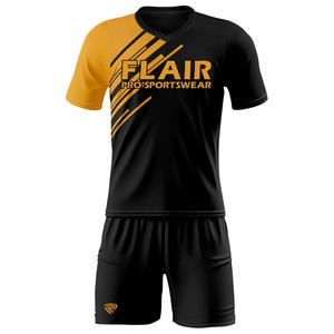 Kits de football rétro conçus sur mesure Uniformes de maillot de football pour enfants de haute qualité pour hommes - Product Image 3