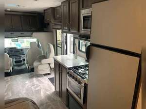 Autocaravanas de lujo Gulf Stream Conquest 6238 usadas, caravanas para acampar, estándar de emisiones Euro 5 OEM, 4-6 pasajeros, 11000 kg máx., color blanco - Product Image 5