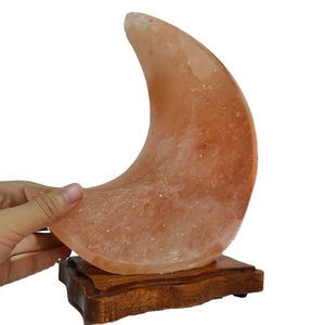 OEM sal rosa del Himalaya hermosas lámparas hechas a mano en forma de Luna Base de madera pulido artesanías naturales lámpara de sal Decoración - Product Image 1