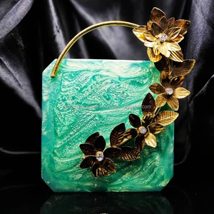 กระเป๋าคลัทช์สะพายข้างสุดหรูสำหรับผู้หญิงกระเป๋าถือไม้เรซิ่นพร้อมซองลวดลายแฟชั่นสำหรับงานเลี้ยงงานแต่งงาน - Product Image 5